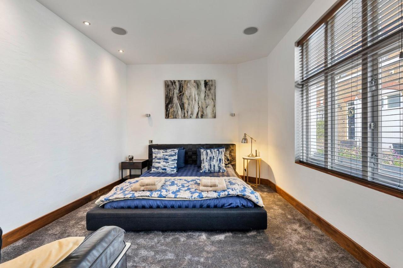 Finest Retreats - Ennismore Garden Mews Apartment