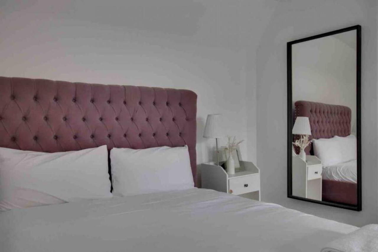 Maysa - Oxford Street Apartment London