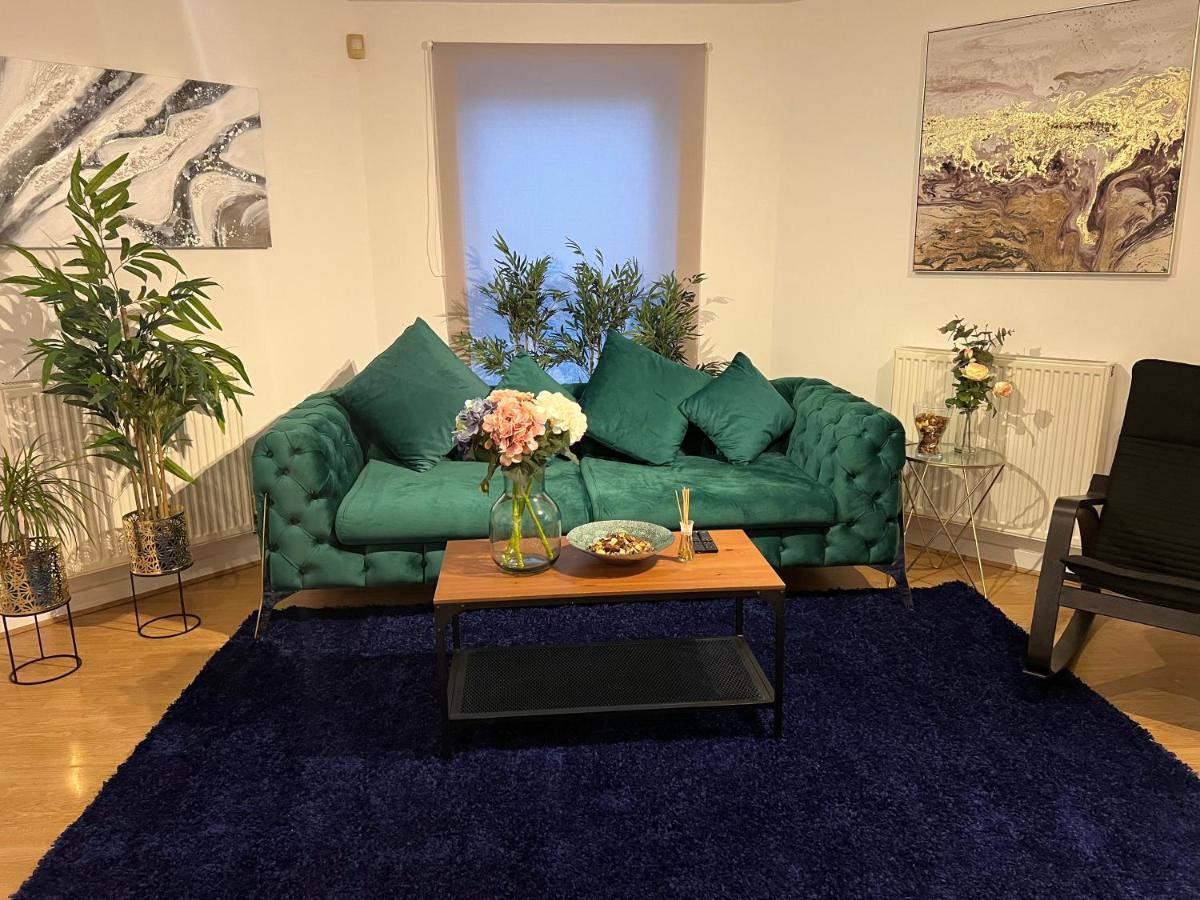 Guest house Poplar *