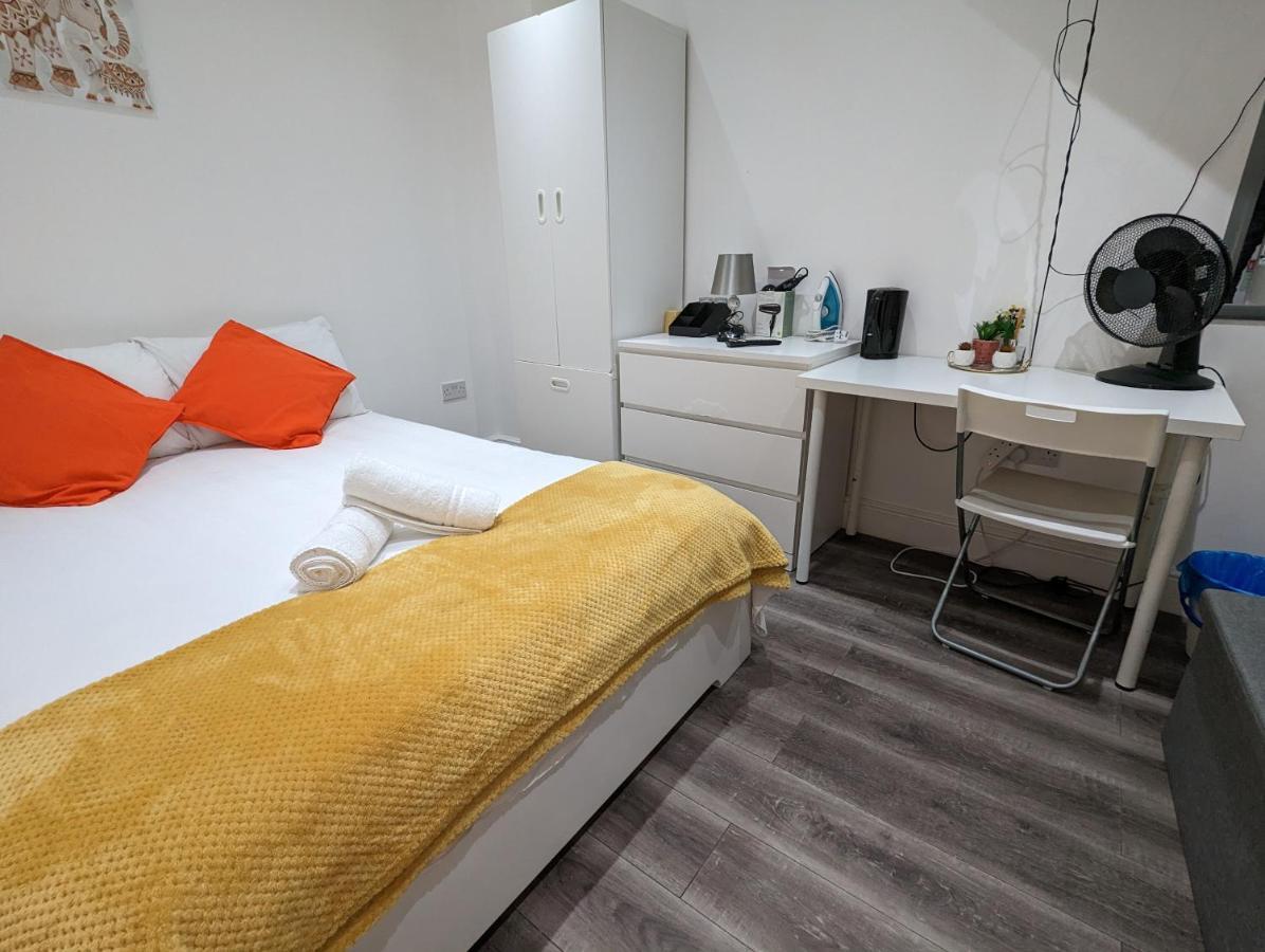 Mile End- Prime Location Guest house