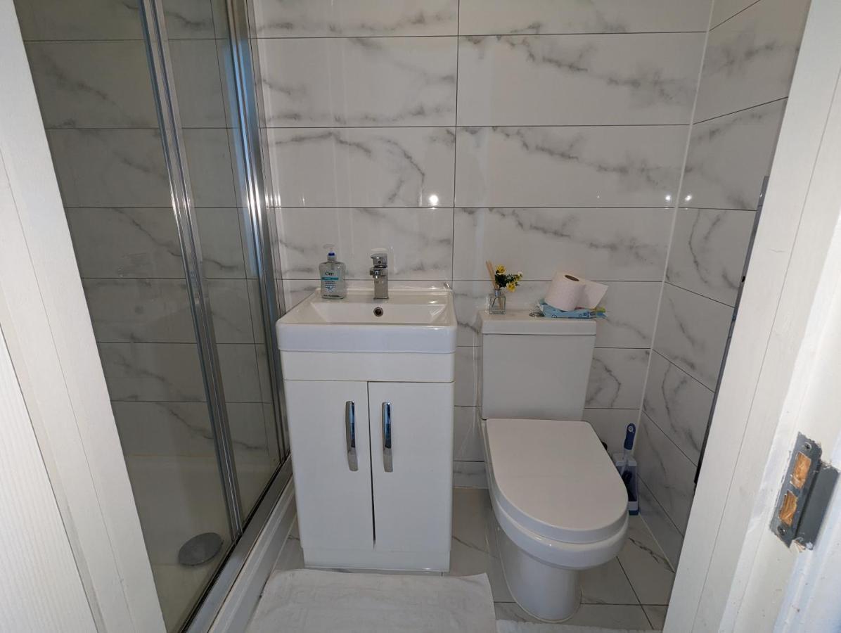 Guest house Mile End- Prime Location *