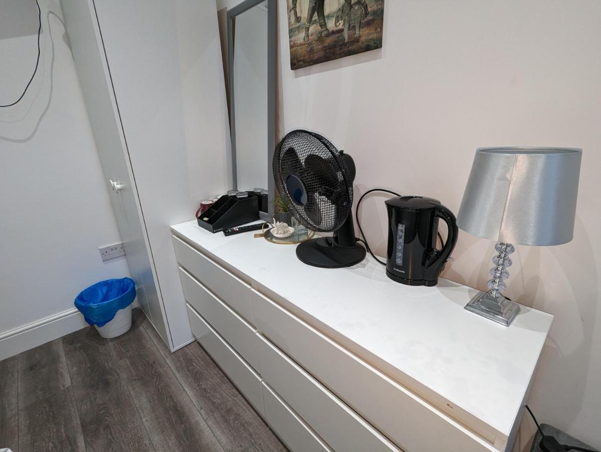 Mile End- Prime Location * London