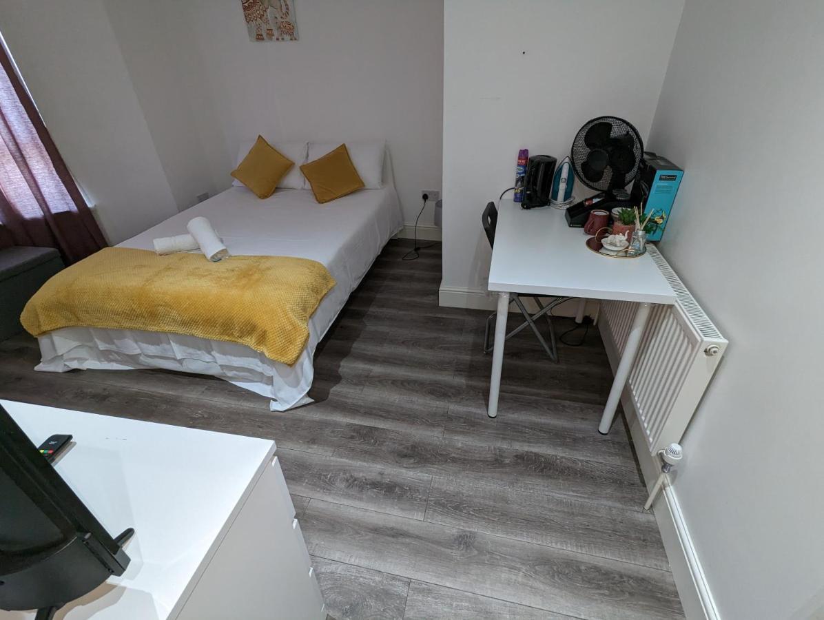 Guest house Mile End- Prime Location *