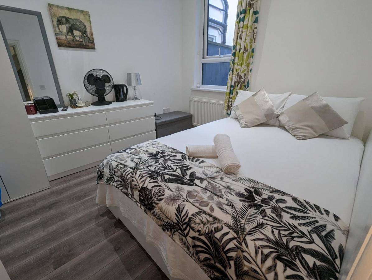 Mile End- Prime Location * London