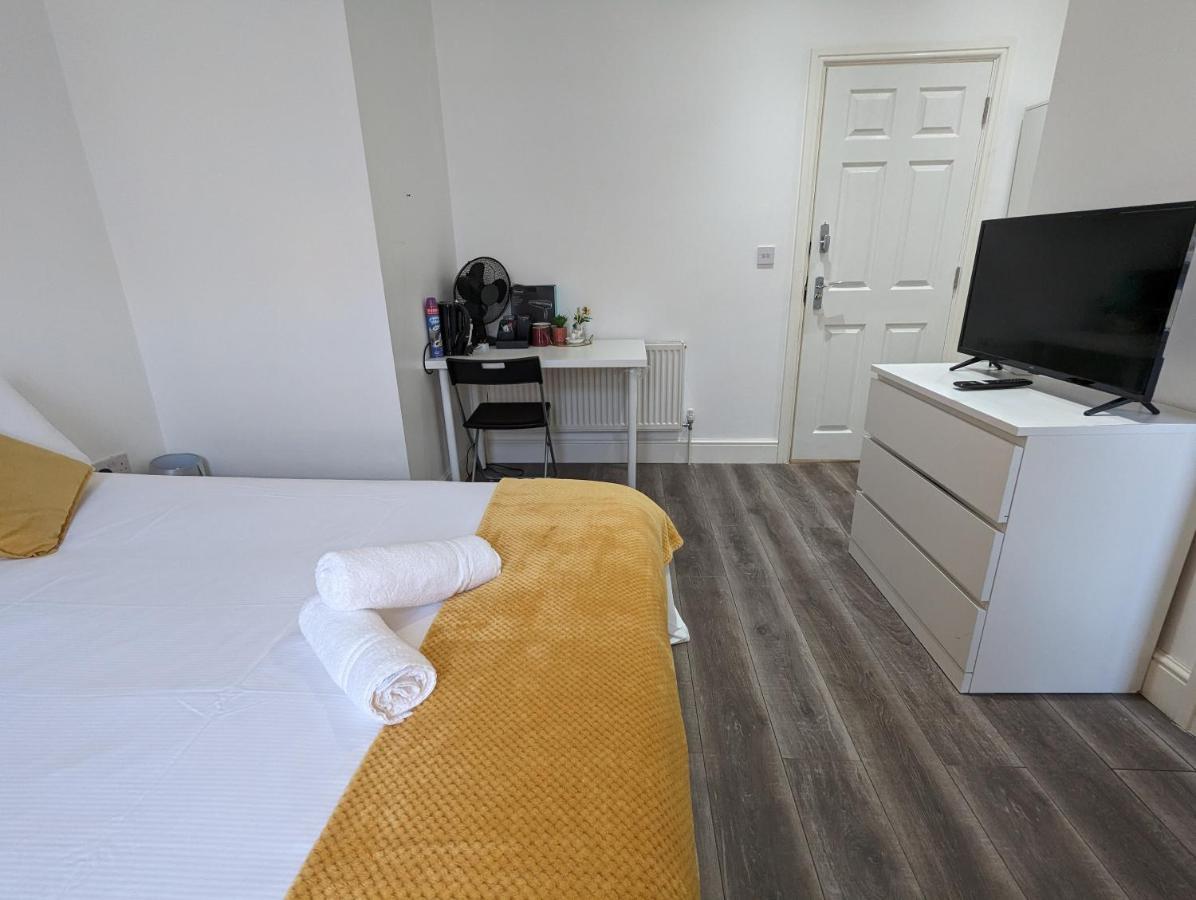 Guest house Mile End- Prime Location