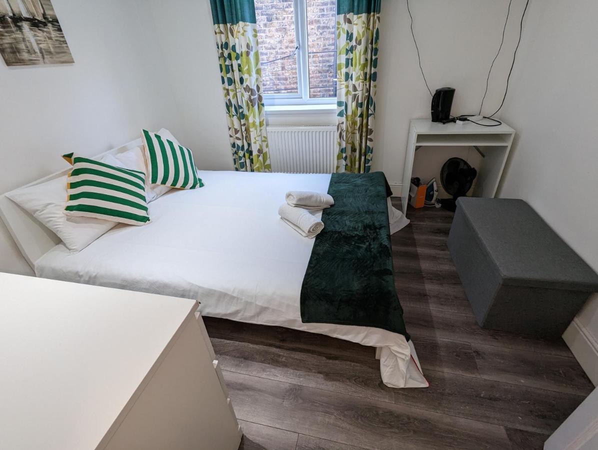 Mile End- Prime Location Guest house