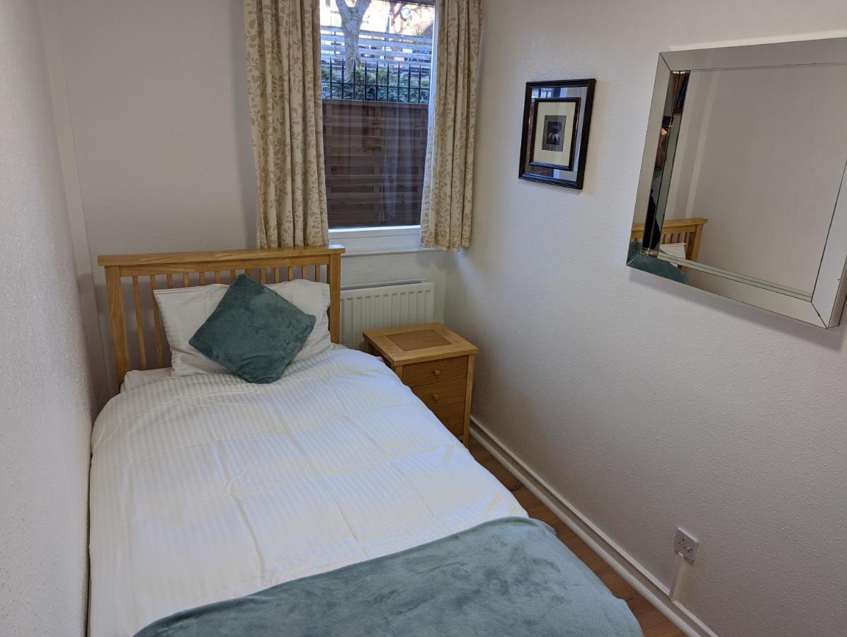 Beautiful Independent In Uk Apartment *