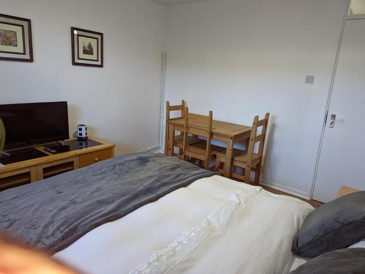 Apartment Beautiful Independent In Uk London