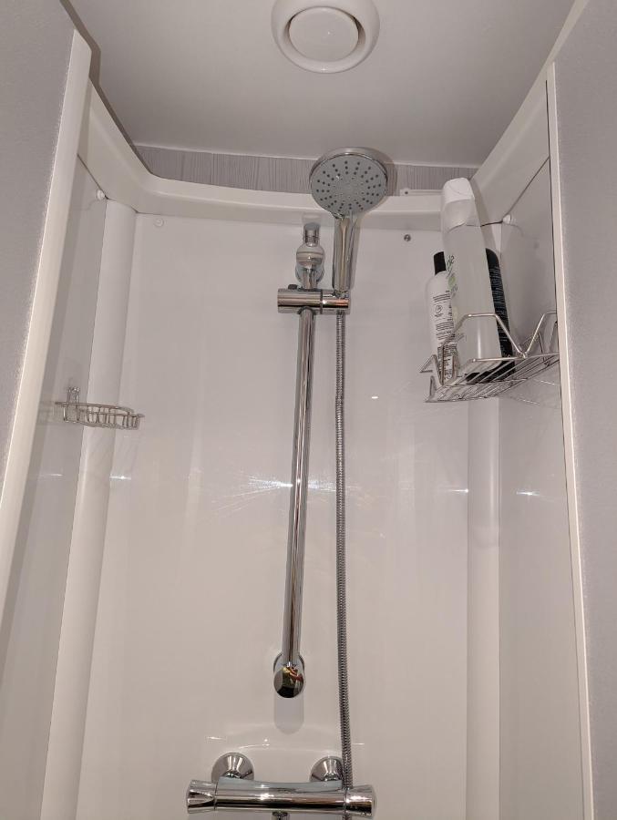 Beautiful Independent In Uk * London