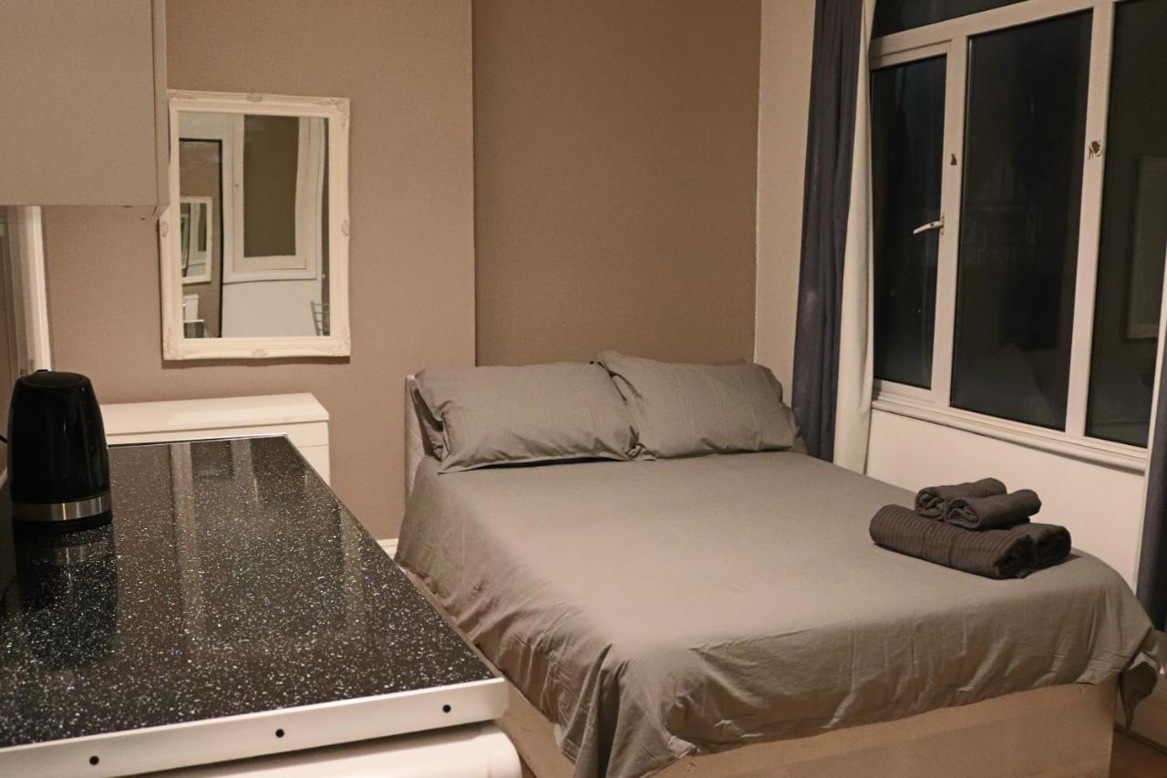 Studio On Finchley Road Apartment *