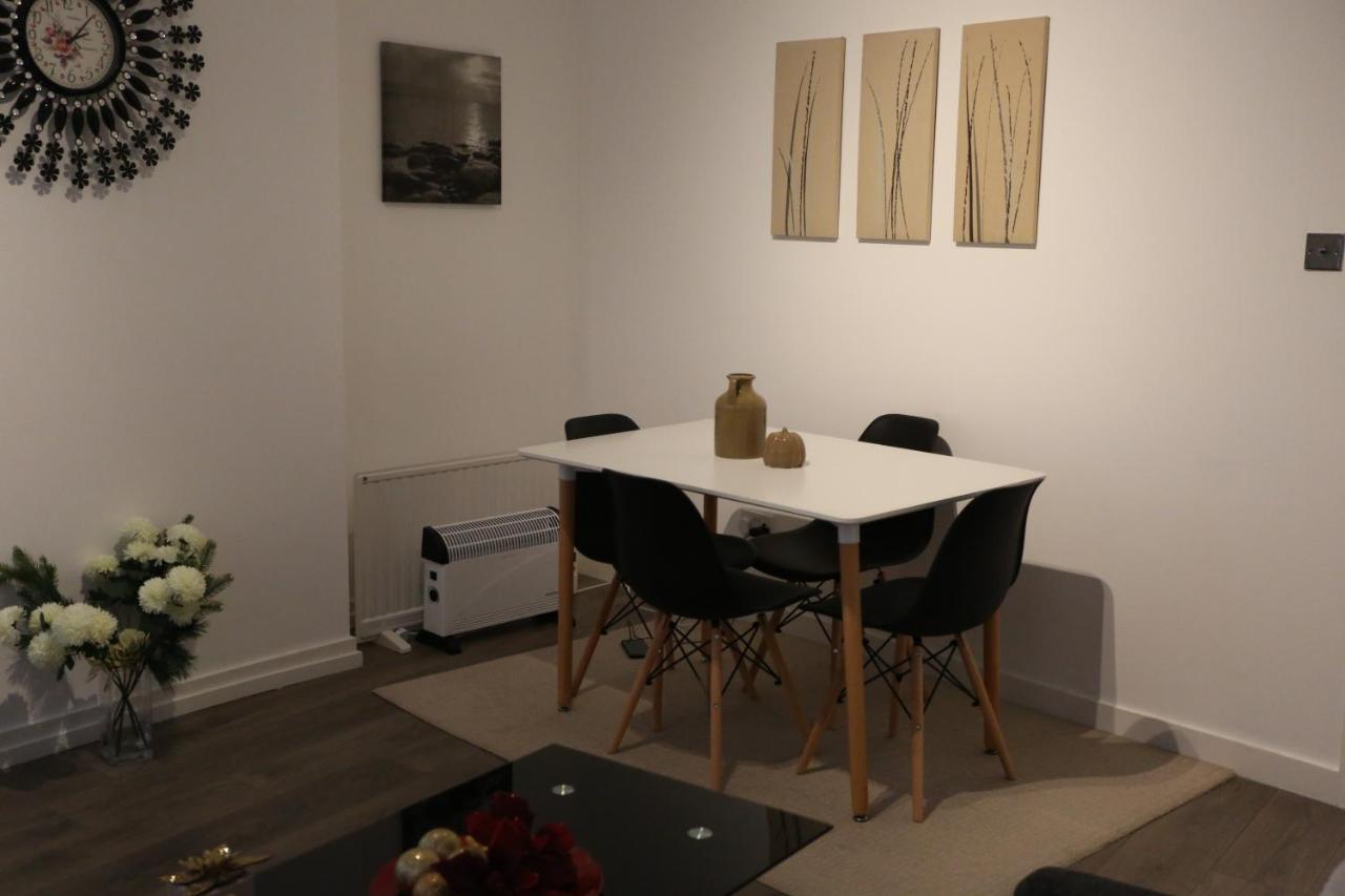 Luxury 1 Bedroom Flat In The Heart Of Wood