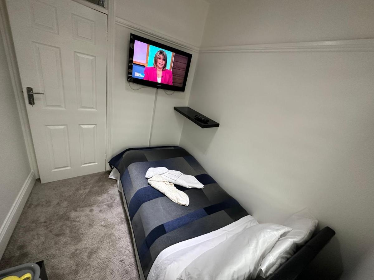 Sheri's Away Homestay London