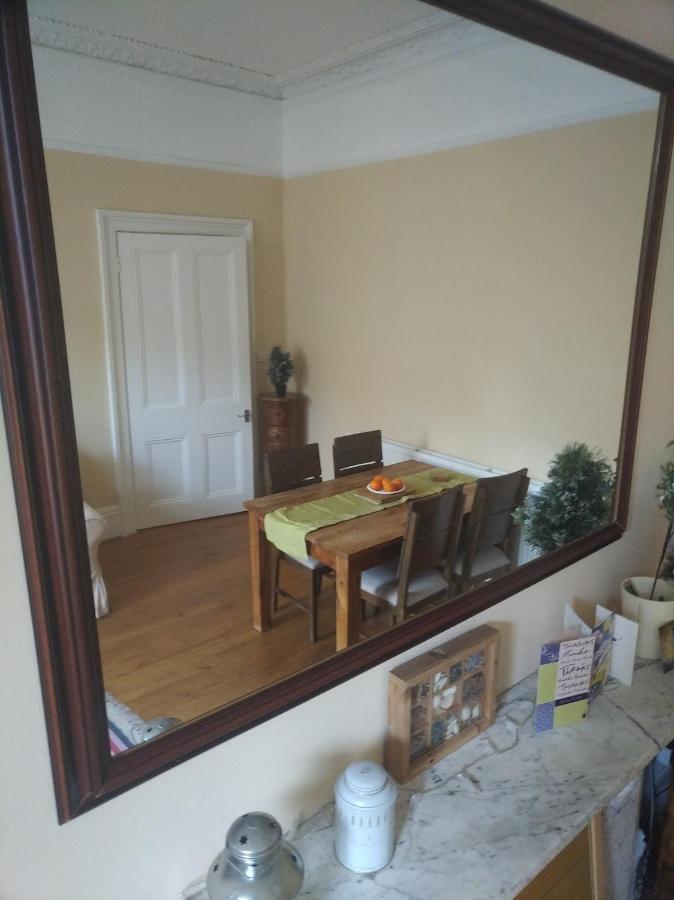 Apartment Luxury Holland Park, Sleeps 2, Free S'fast Wifi