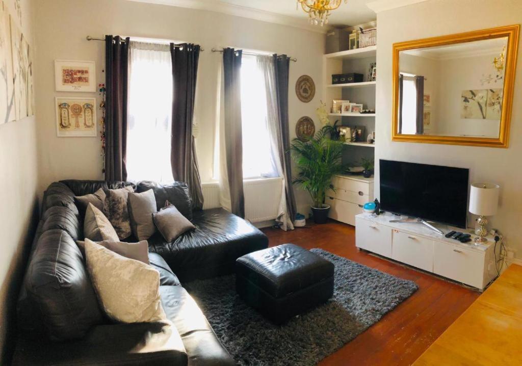Heathfield Square Homestay London