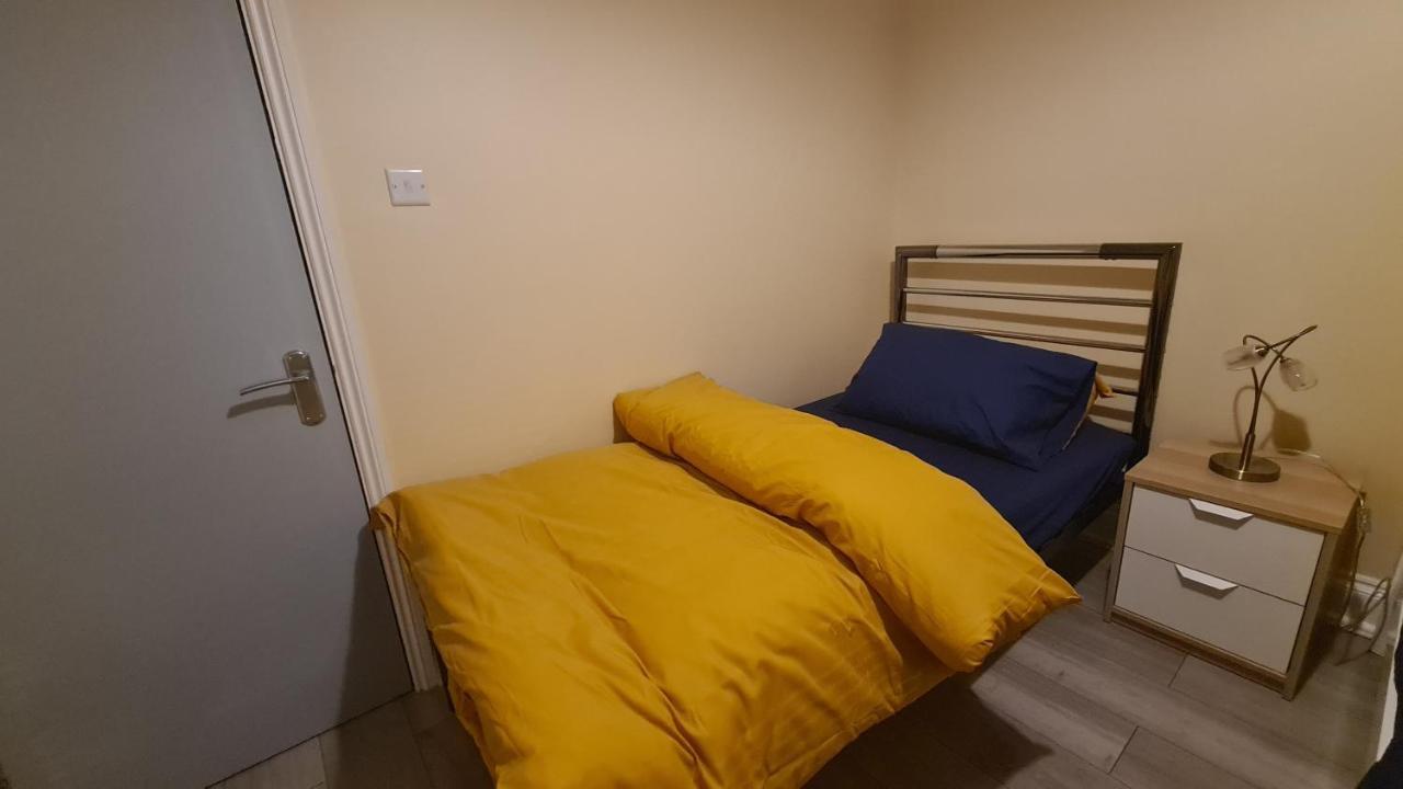 Apartamento Entire 2 Bedroom Home/flat In London, Line Londres