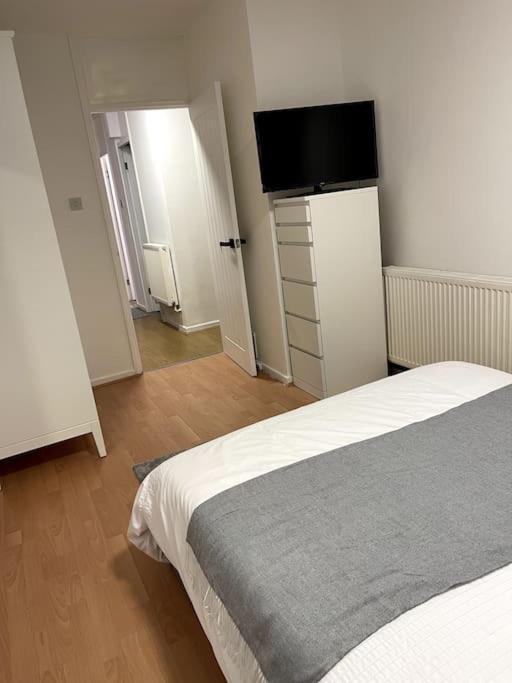 Self-catering Fully Equipped In Vauxhall Apartment London