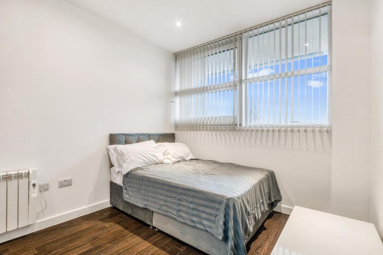 Fantastic 1 Bed By Heathrow Airport London