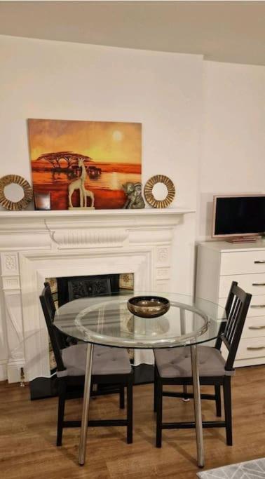 Private Spacious Studio Ealing 2 Mins From Tube London