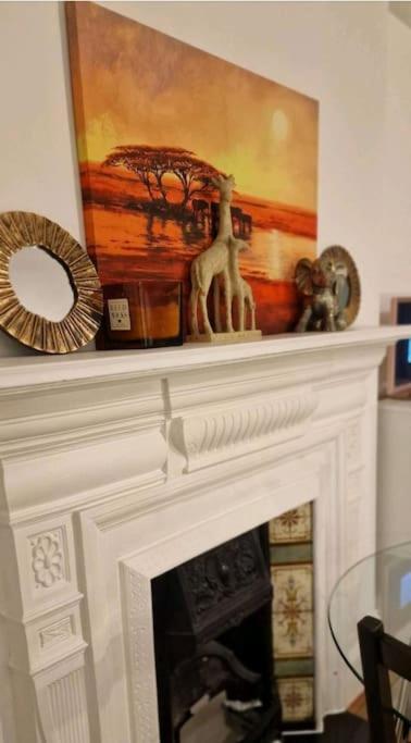 Private Spacious Studio Ealing 2 Mins From Tube *