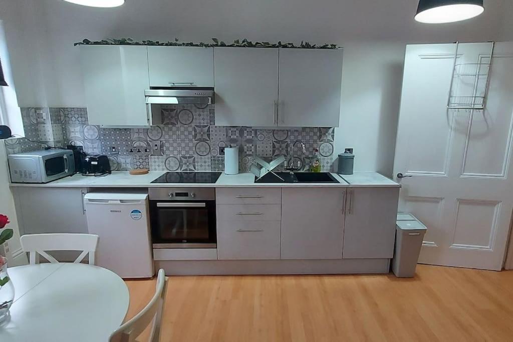 Stylish Flat In Prime Location Near Hyde Park Apartment London