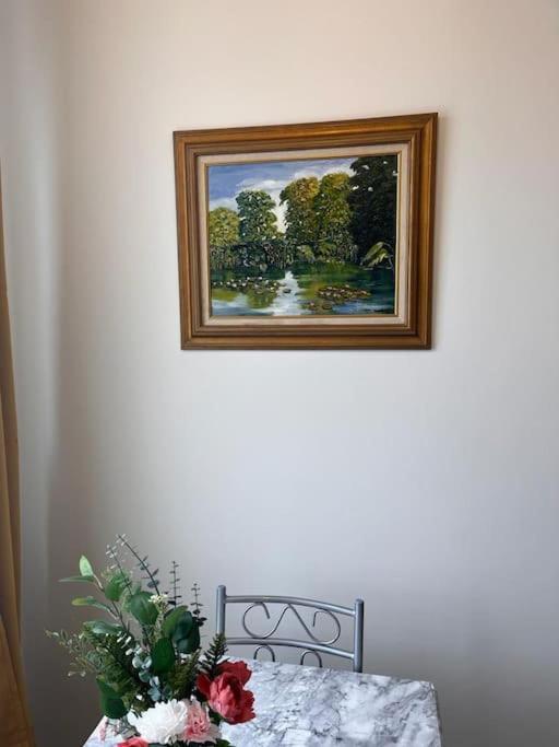 2 Bed Flat In Canning Town * London