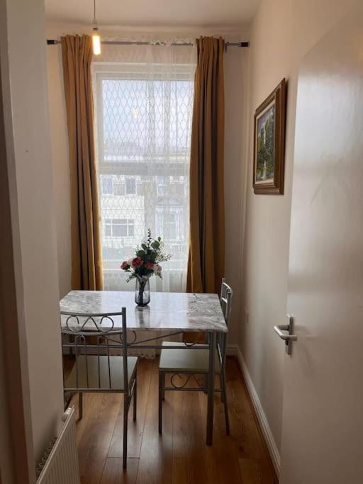 Apartment 2 Bed Flat In Canning Town *