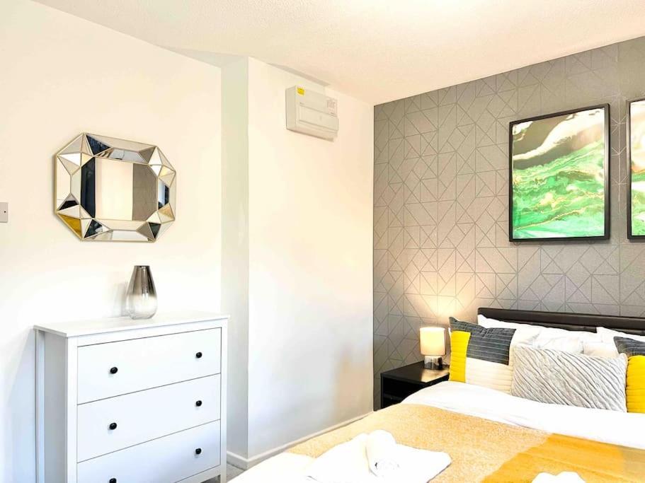 Apartment Free Parking - Business Or Relocation - Weekly Or Monthly - 4 Guests By Hofin Stays Short Lets & Serviced *