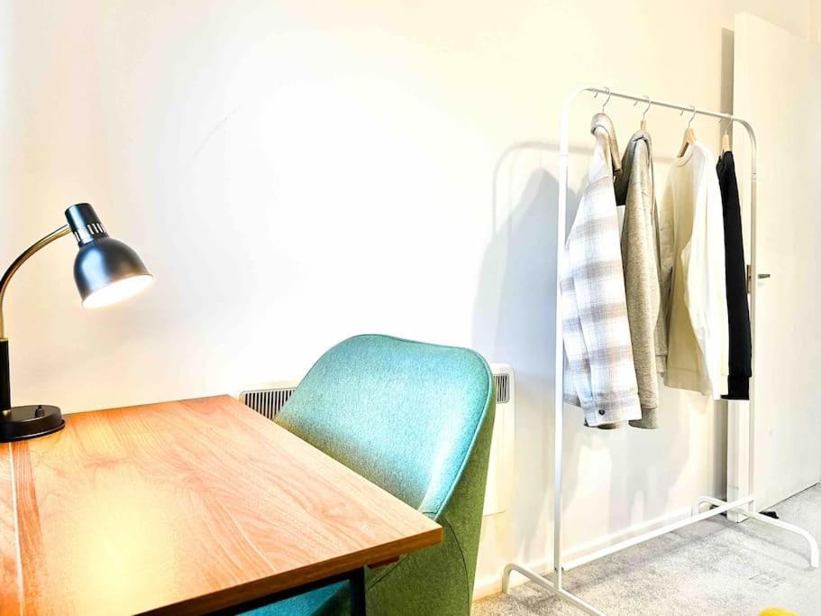 Free Parking - Business Or Relocation - Weekly Or Monthly - 4 Guests By Hofin Stays Short Lets & Serviced Apartment London