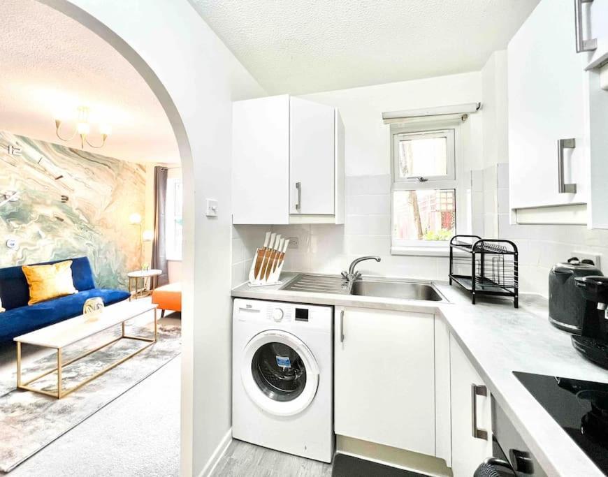 Apartment Free Parking - Business Or Relocation - Weekly Or Monthly - 4 Guests By Hofin Stays Short Lets & Serviced