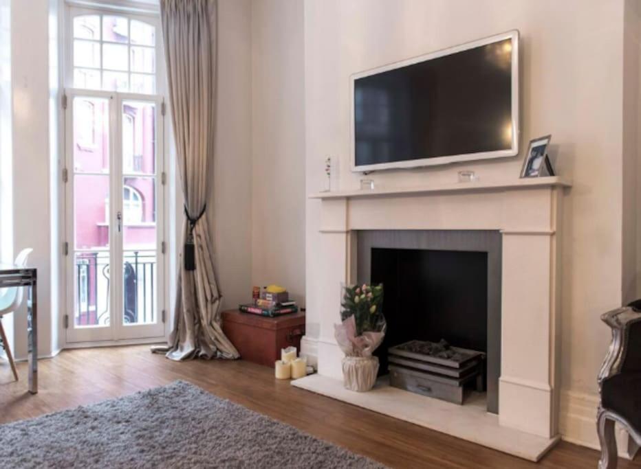 Apartment Elegant Bright Flat - Sleeps 5 *