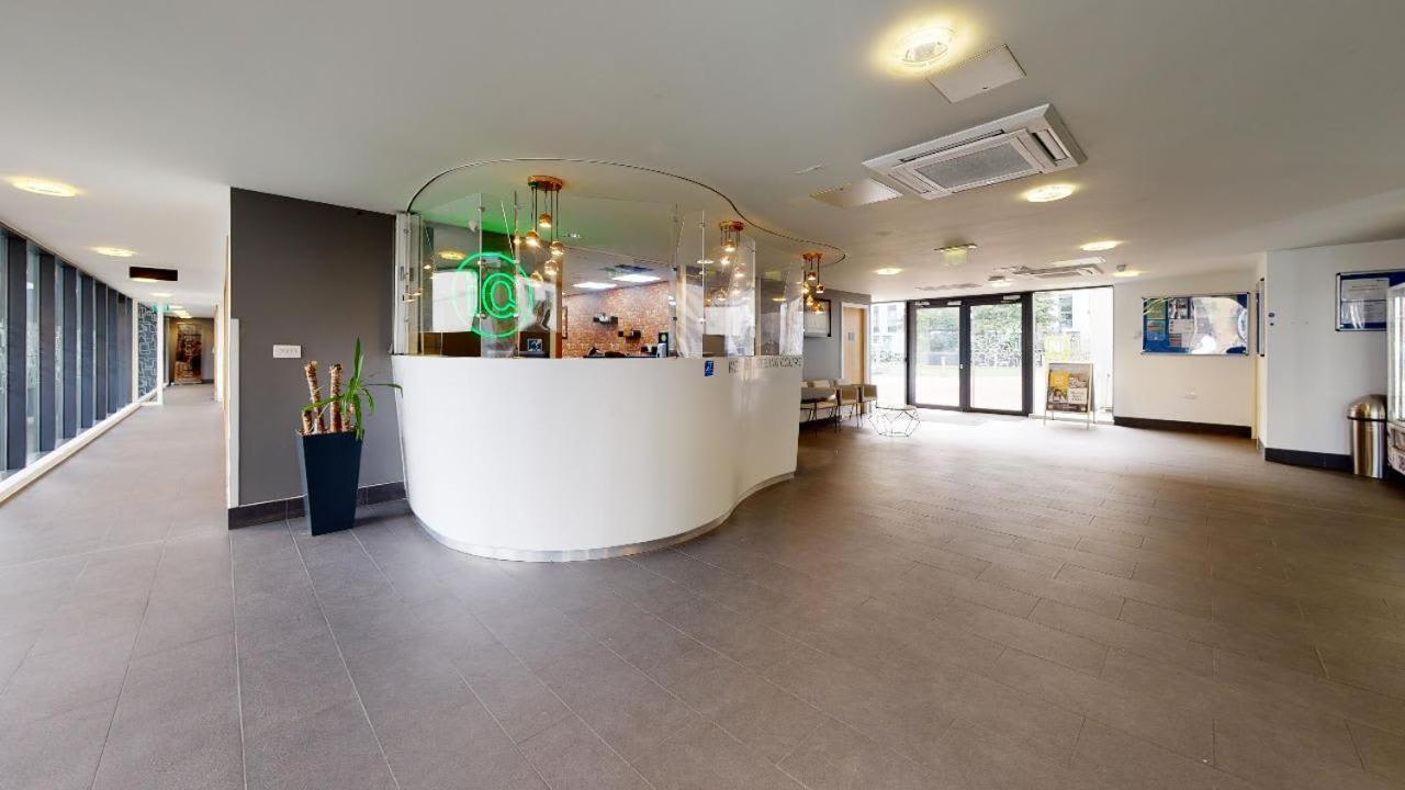 Sterling Court In Wembley Apartment London