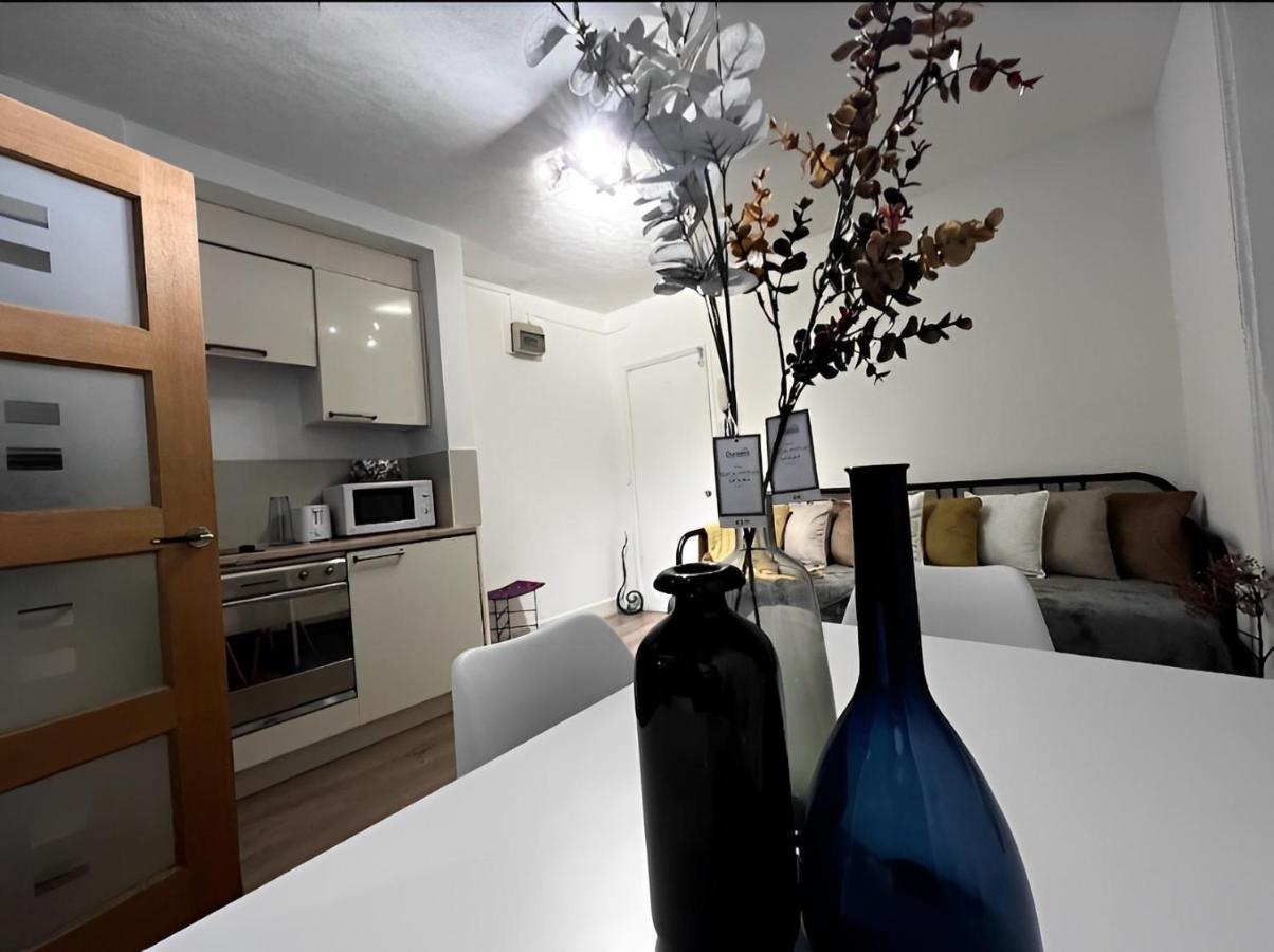Nice 1 Bed Flat London/chiswick For 4 People * London