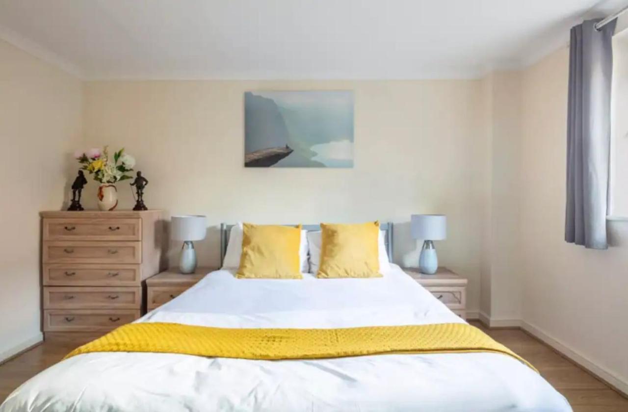 Apartment 1 Bedroom Flat With Free Parking London