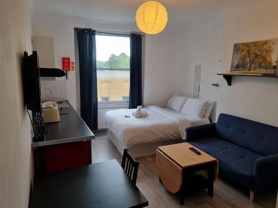 Chic & Modern In Caledonian Rd Apartment