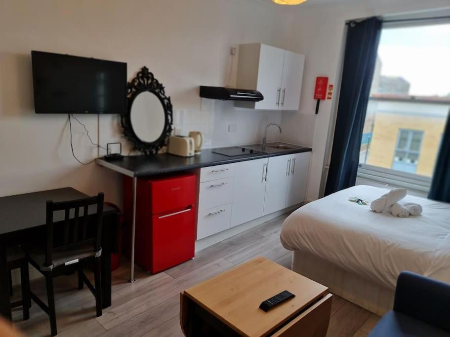 Chic & Modern In Caledonian Rd Apartment