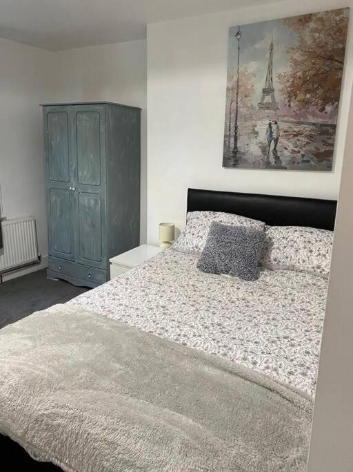Apartment 3 Double Bedroomed Flat, Acton. London, Uk