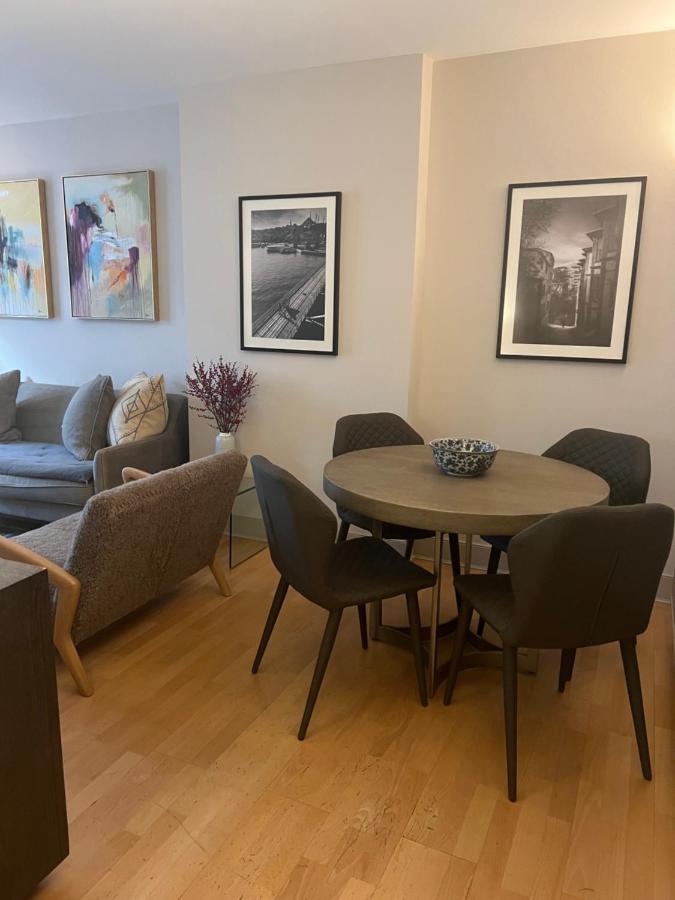 2 Bedroom Just Off Kings Road Apartamento