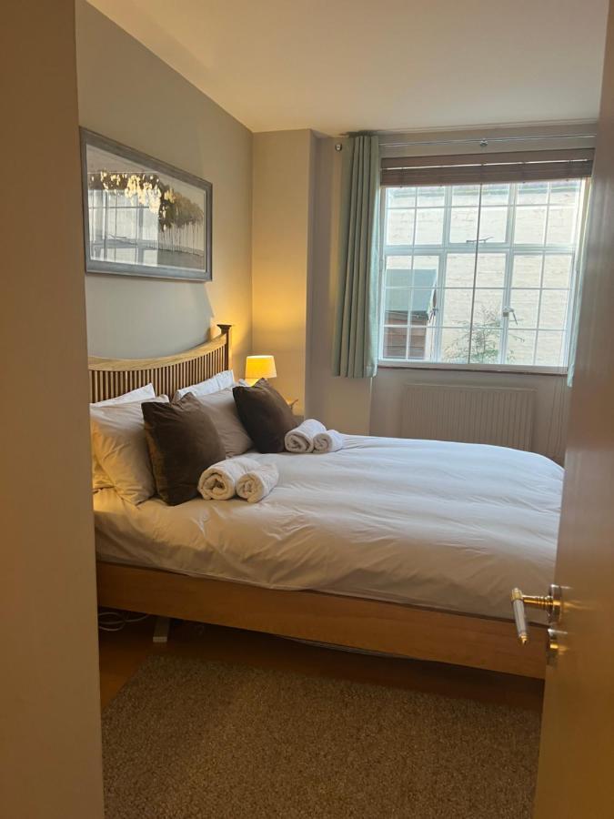 2 Bedroom Just Off Kings Road Apartamento Londres