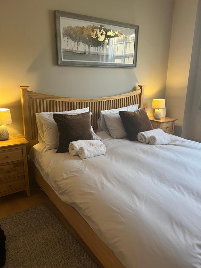 2 Bedroom Just Off Kings Road * Londres