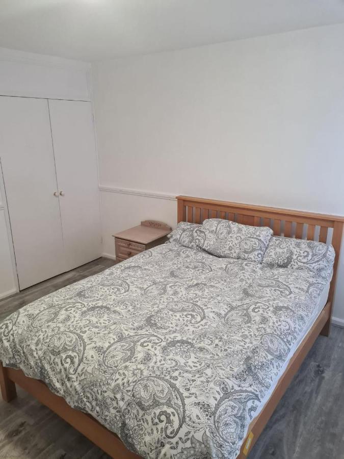 Luxury House, 4 Bedrooms Fully Furnished London