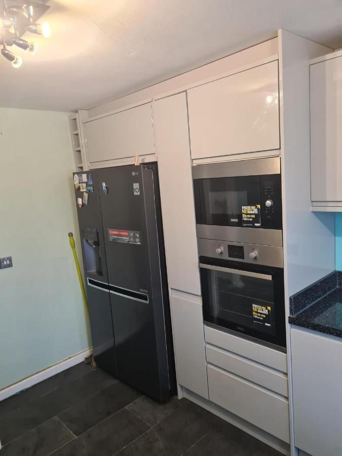 Luxury House, 4 Bedrooms Fully Furnished Holiday home *