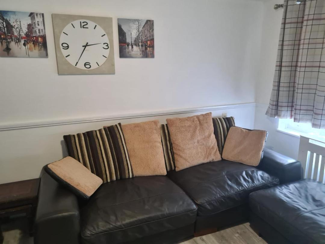 Luxury House, 4 Bedrooms Fully Furnished London