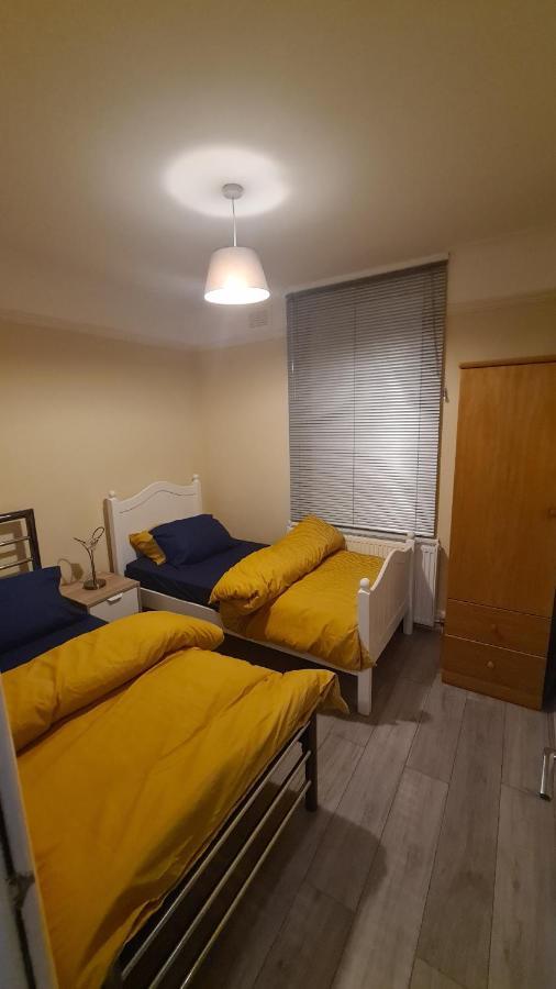 Entire 2 Bedroom Home/flat In London, Line * Londres