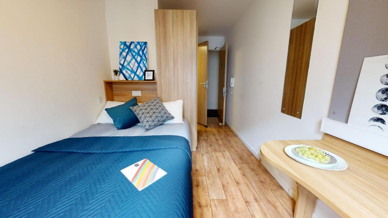 Sterling Court In Wembley