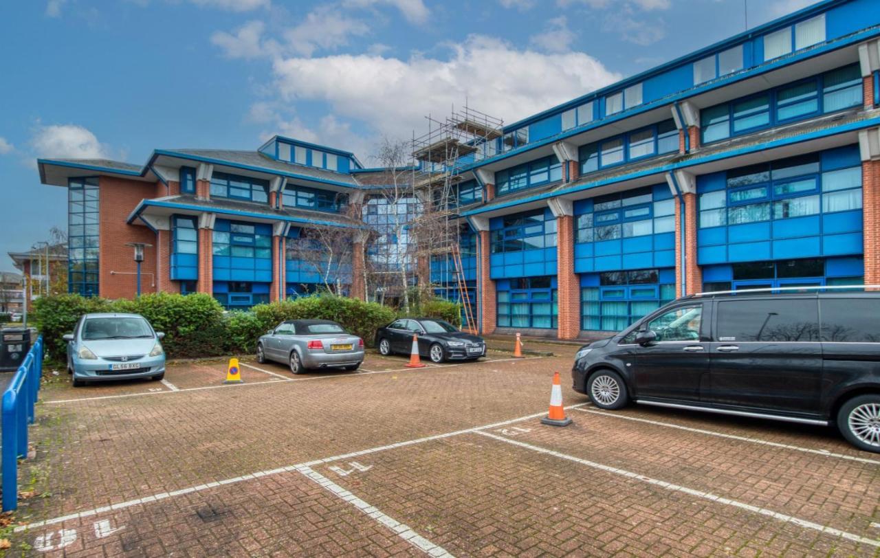 Fantastic 1 Bed By Heathrow Airport