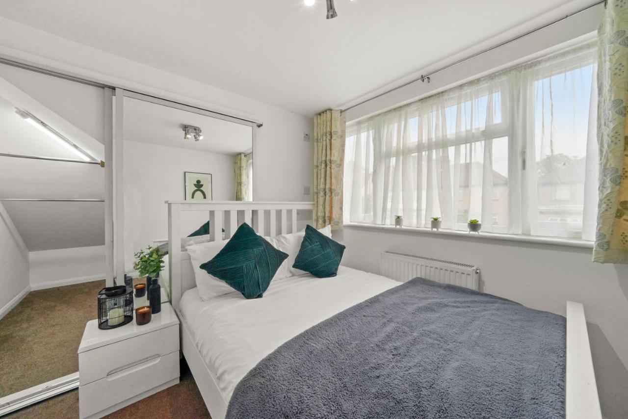 Homestay Park Royal Hububb London