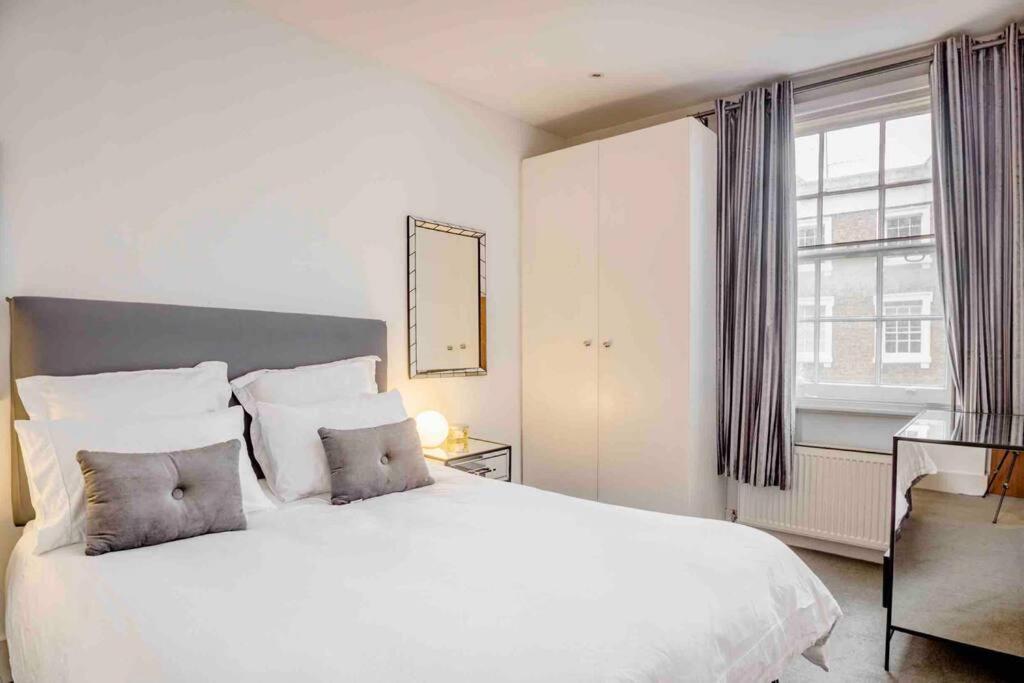 Warwick Sq, Apartamento *