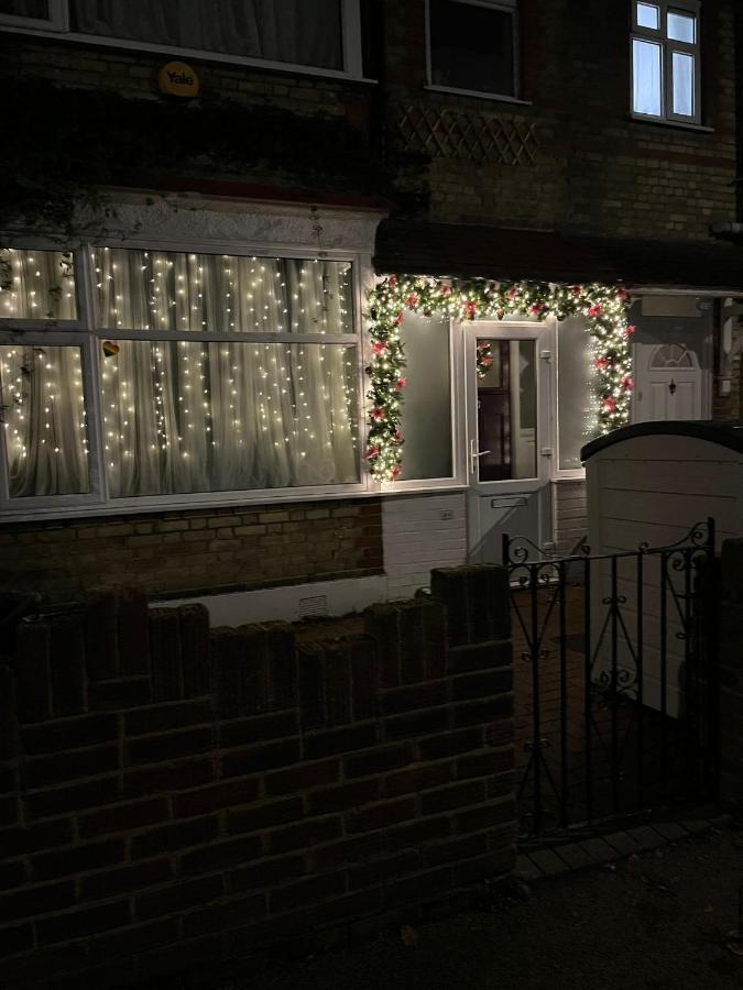 Three Bedroom Family With Garden In Walthamstow Londres