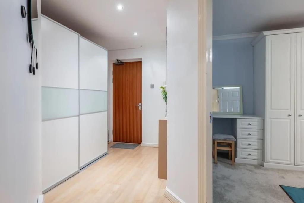 1 Bedroom Flat With Free Parking Apartment