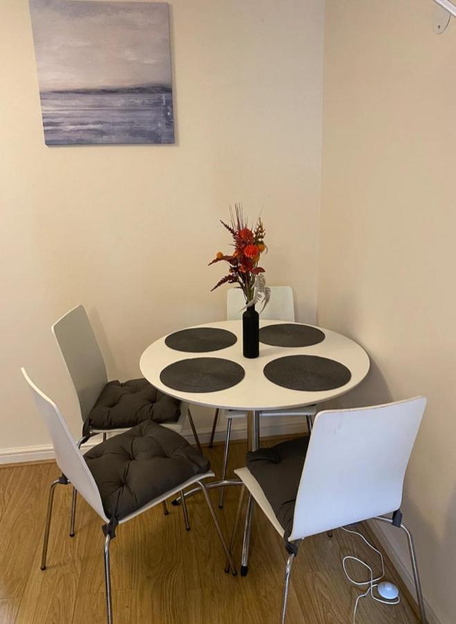 1 Bedroom Flat With Free Parking Apartment